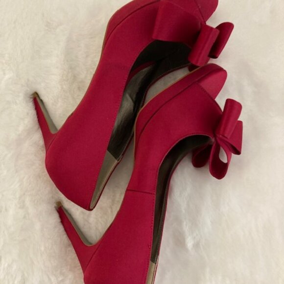 Brand New Women's Luxurious Peep Toe Cranberry Satin 3 Inch Heels Shoes Size 7 - Picture 4 of 5
